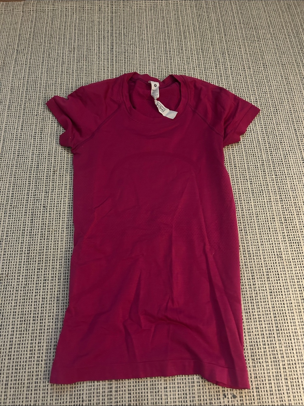 lululemon athletica Short-Sleeve Crewneck Tee in Fuchsia